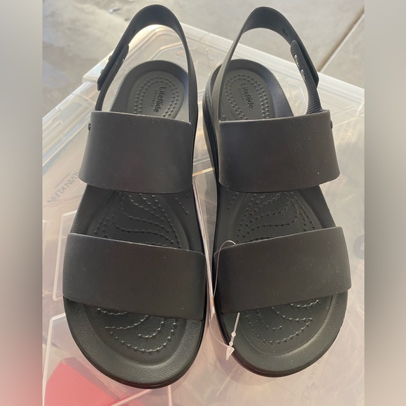 CROCS Brooklyn Low Wedge - Black - Picture 4 of 7